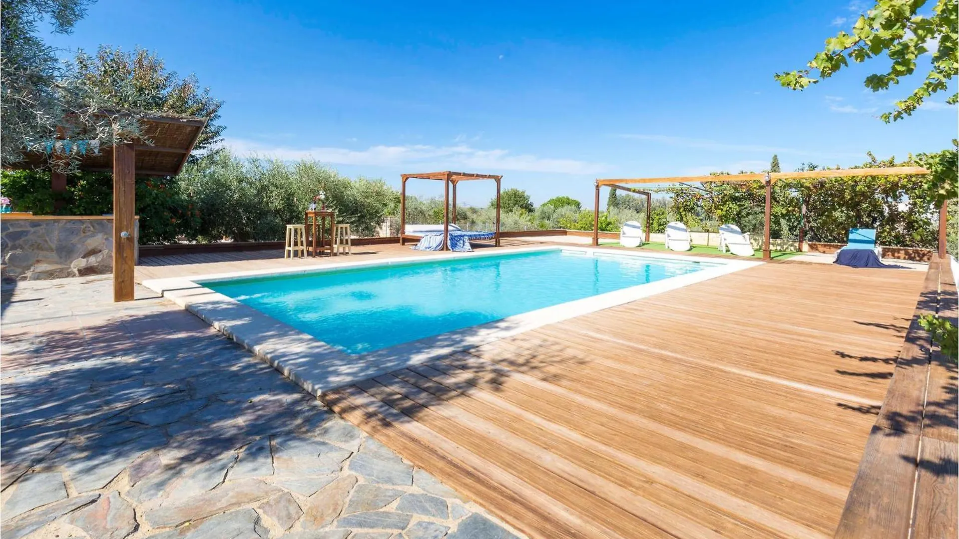 4 Bedroom Cozy Home In Arahal El Arahal 0*,  Spain