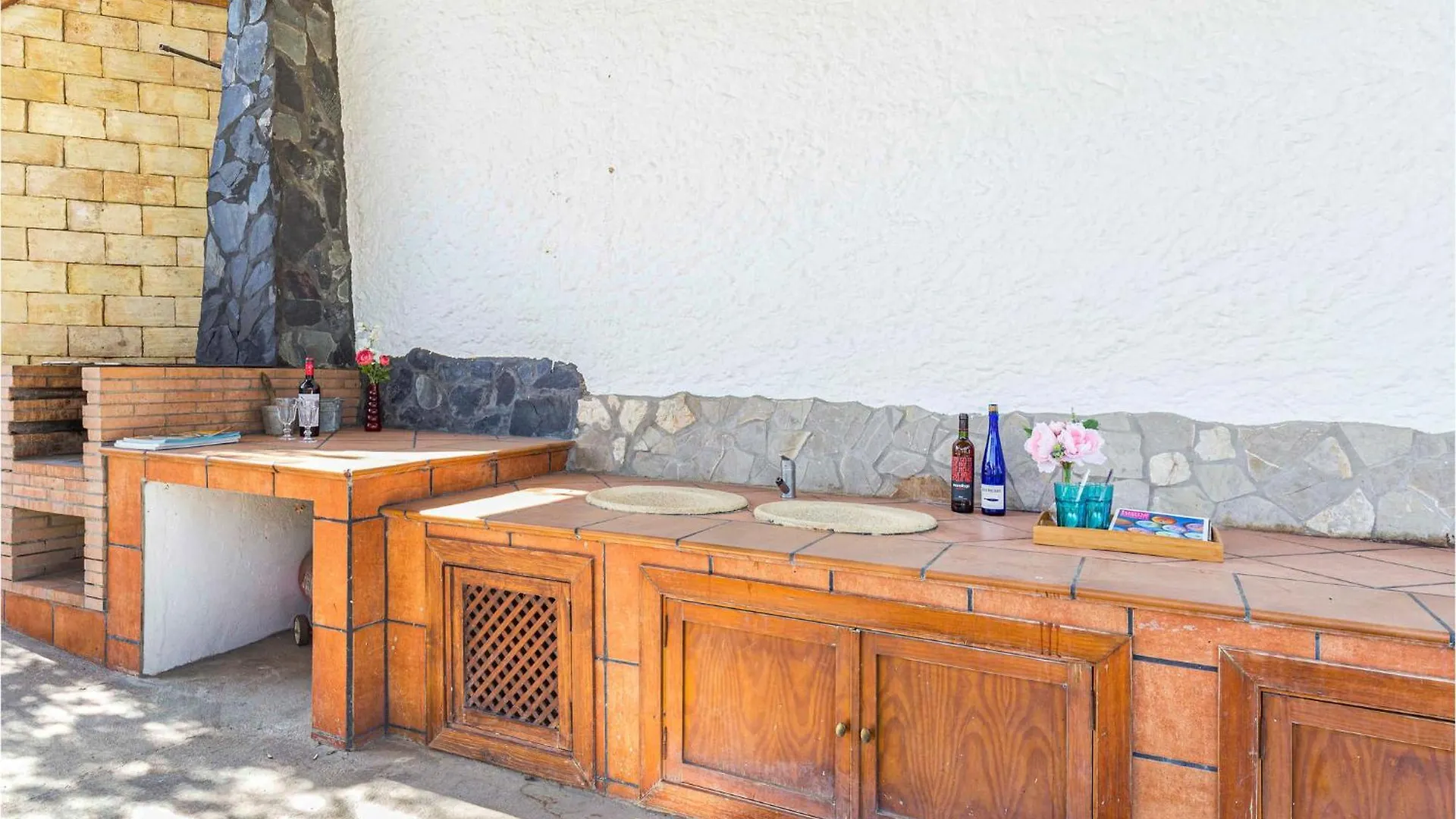 4 Bedroom Cozy Home In Arahal El Arahal 0*,